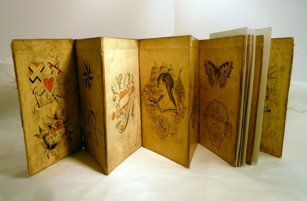 Ett häfte tatueringsförlagor som har tillhört Karl 